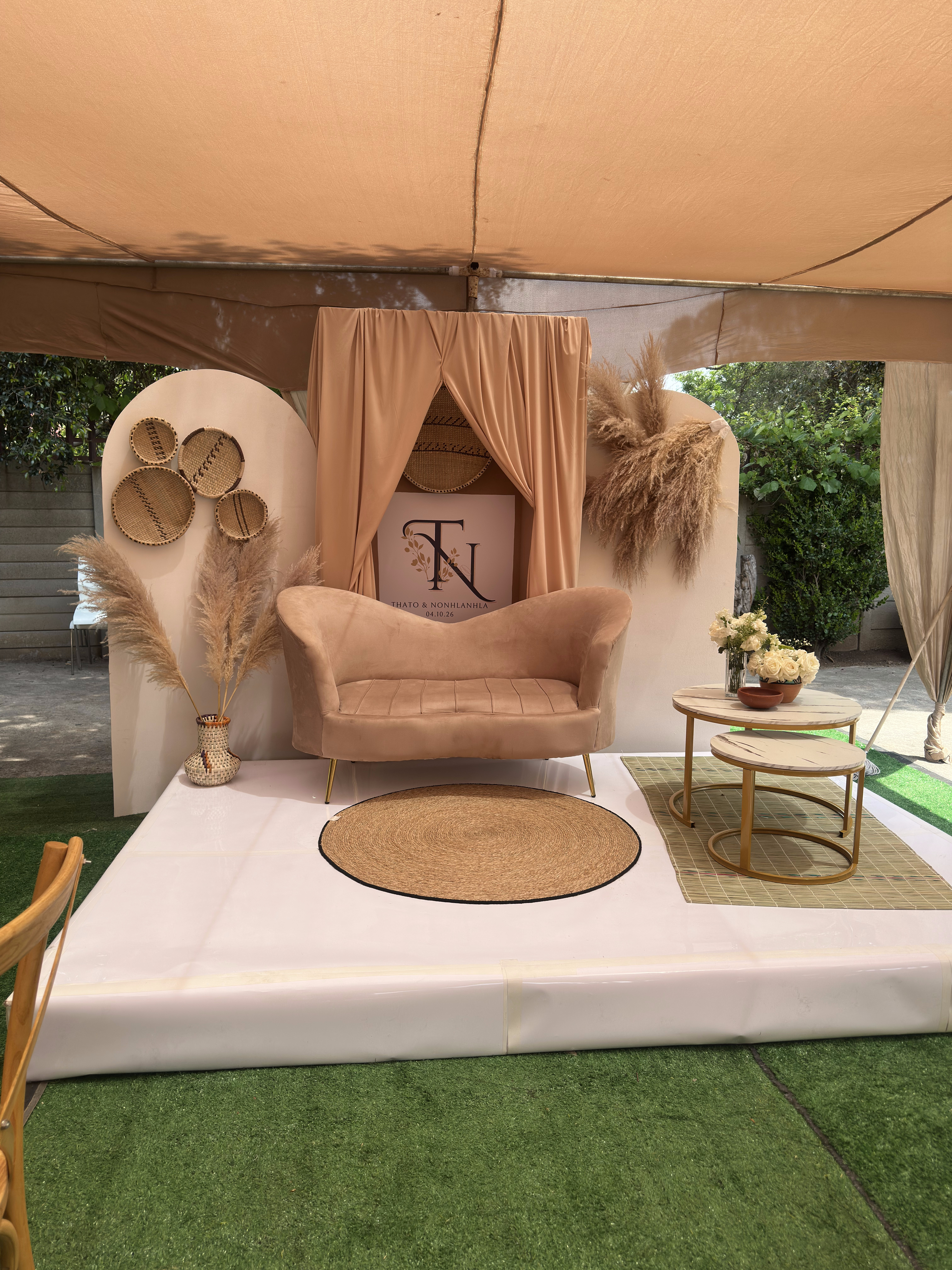 Traditional Wedding Stage Setup
